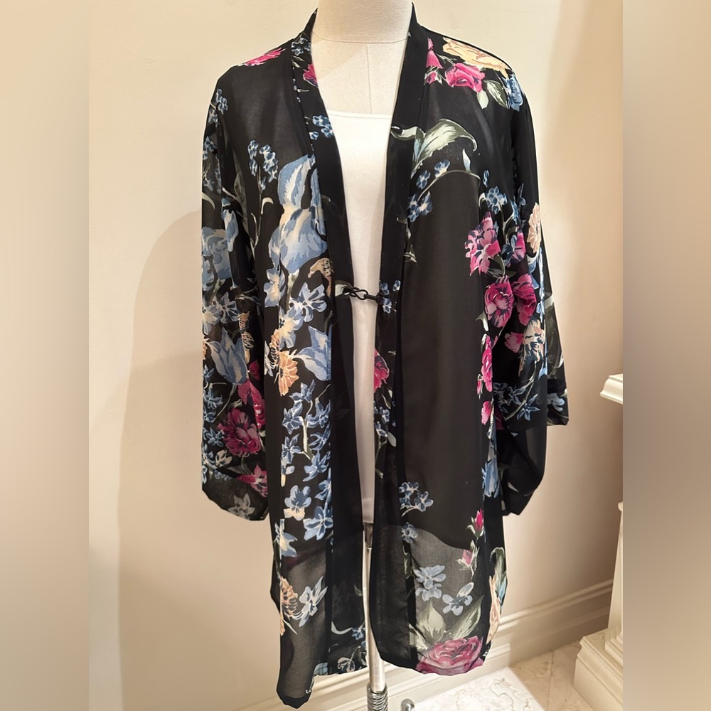 Helena Quinn floral kimono  0ne size